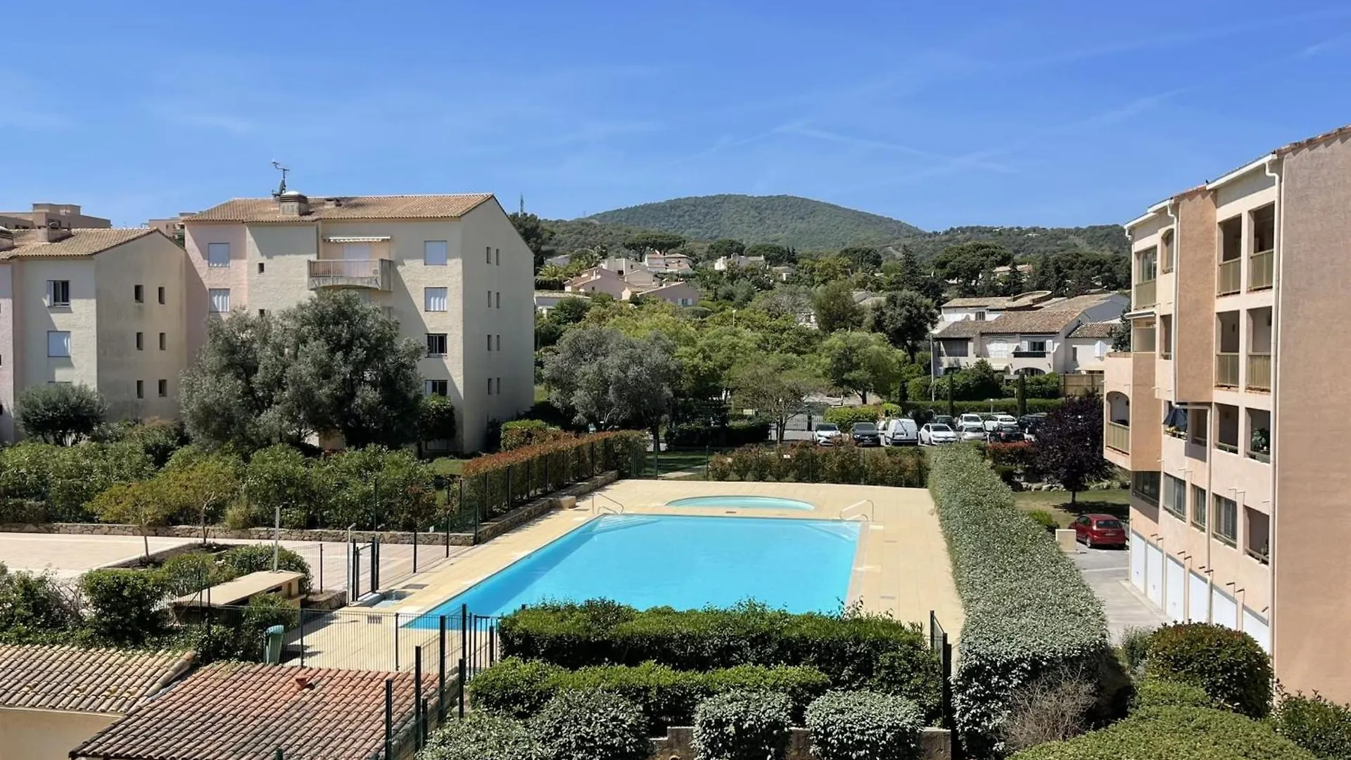 Cozy Love Cocoon With Balcony And Pool Sainte-Maxime
